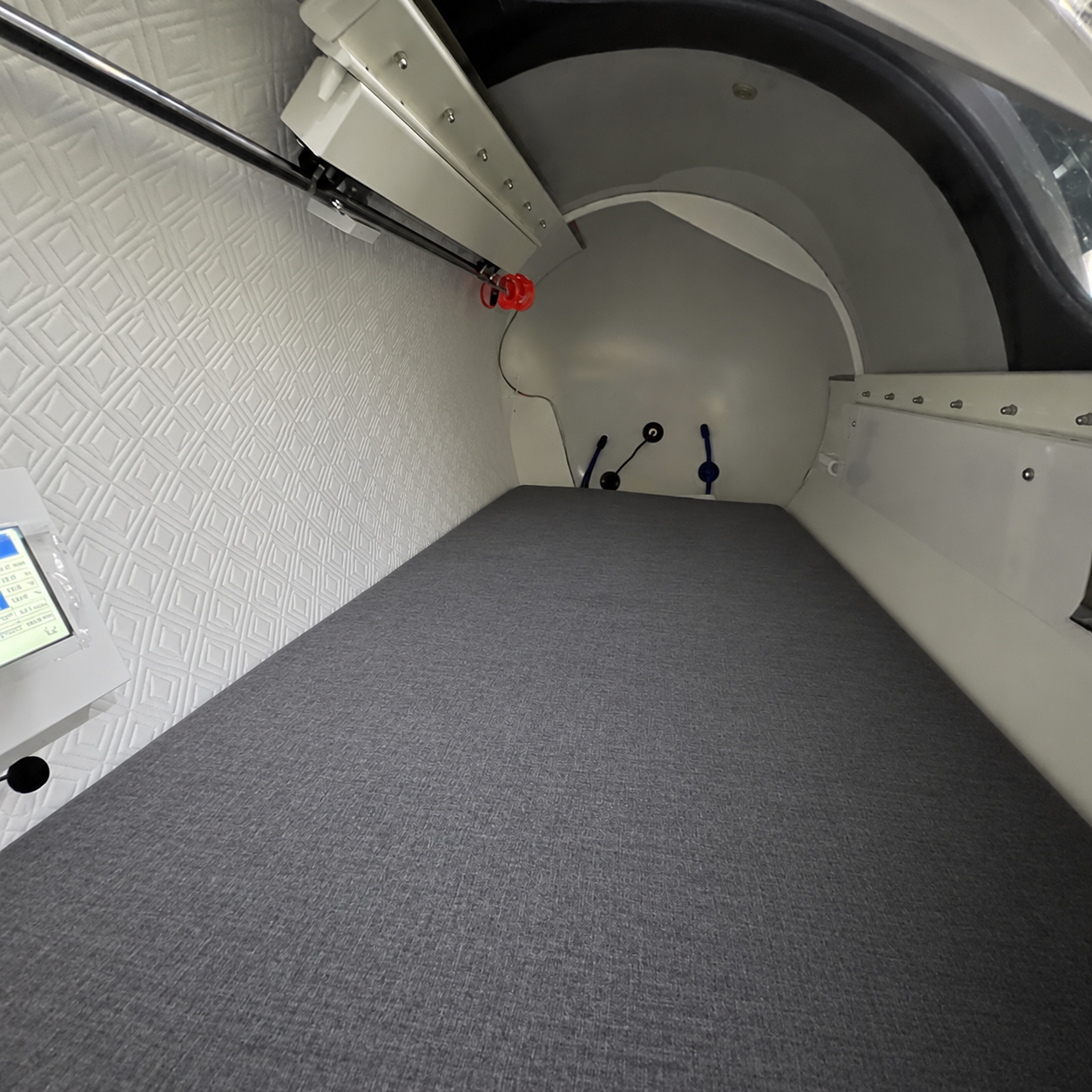 OXYREGEN ONE 90 cm Hyperbaric Oxygen Chamber — photo 4 of 5